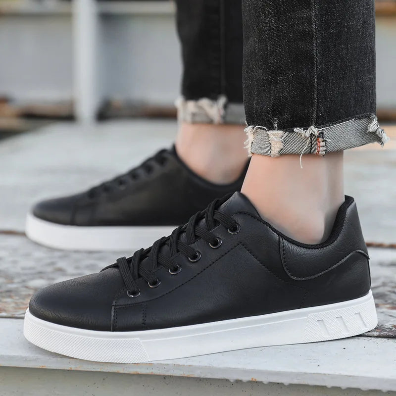 Men's Leather Shoes All-match Fashion Casual Shoes 2026 Spring and Autumn Outdoor Sneakers Flat Skateboard Shoes Loafers Men New