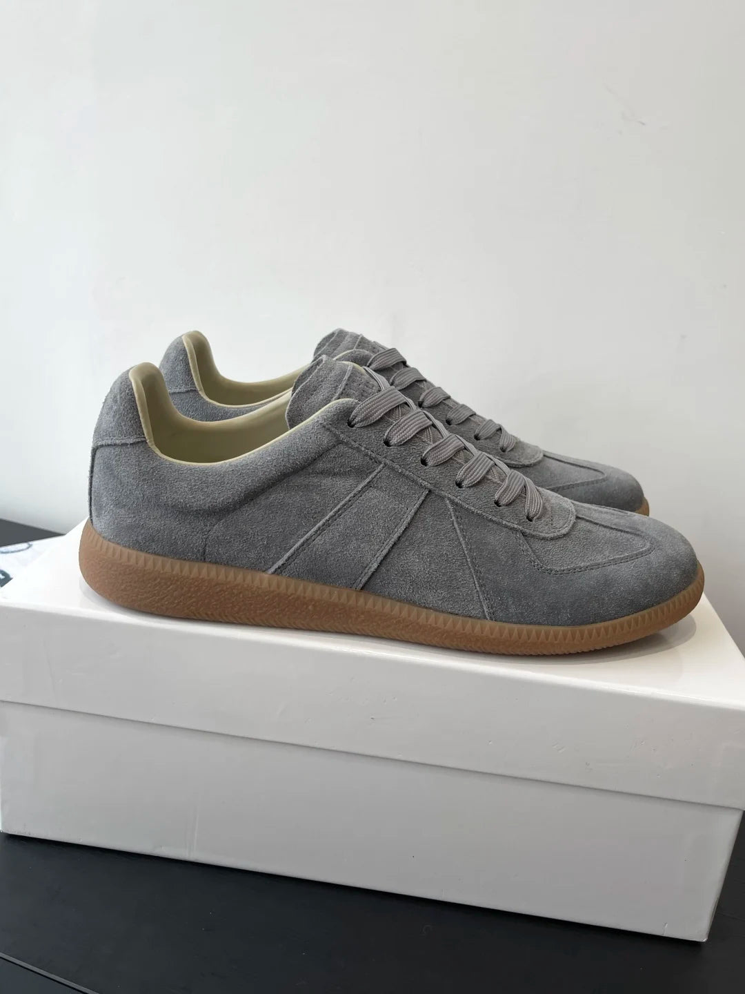 Men's leather flat bottomed casual lace up white shoes, women's moral training shoes, board shoes, running shoes