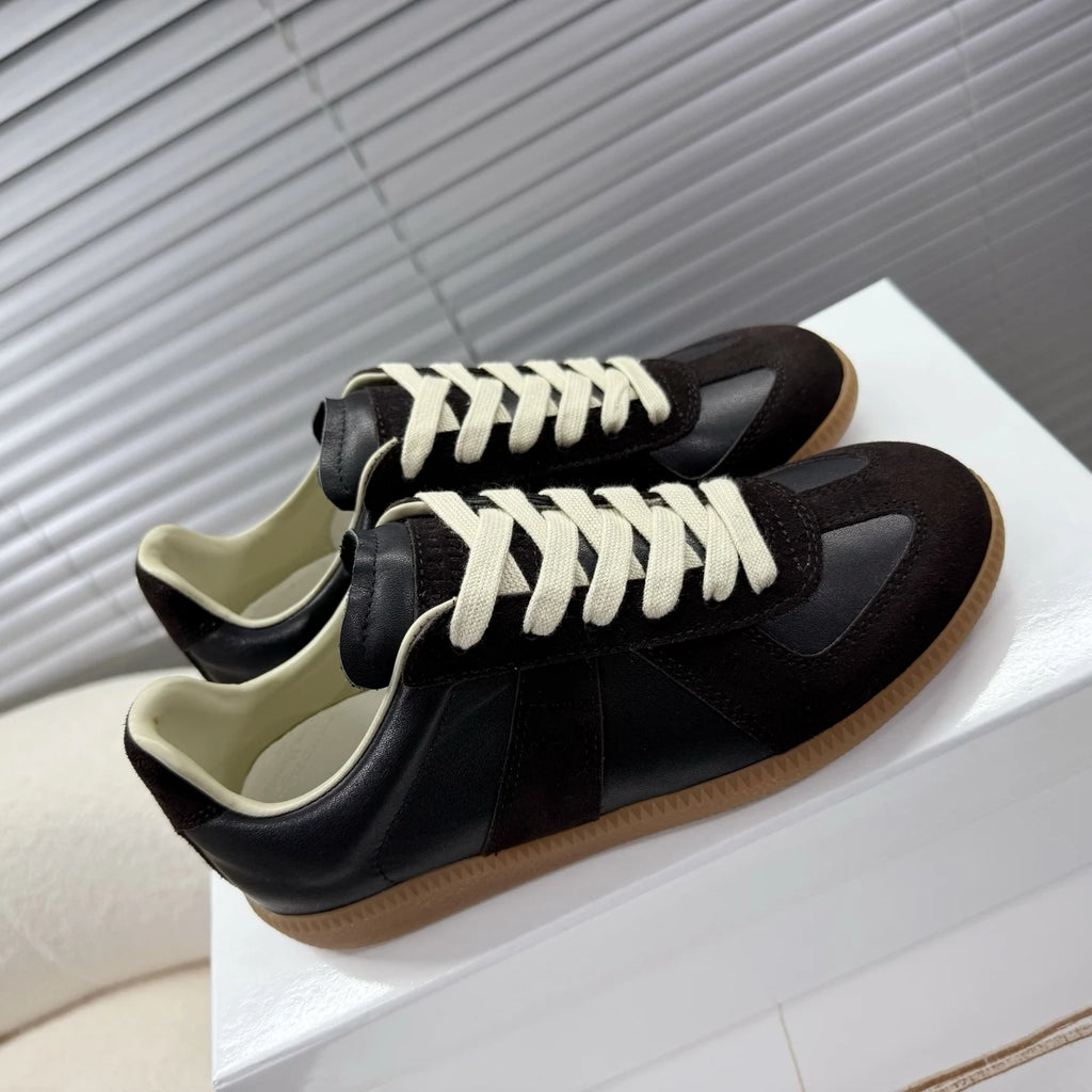 Men's leather flat bottomed casual lace up white shoes, women's moral training shoes, board shoes, running shoes